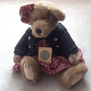 Boyds Bear with tag (Lisa)